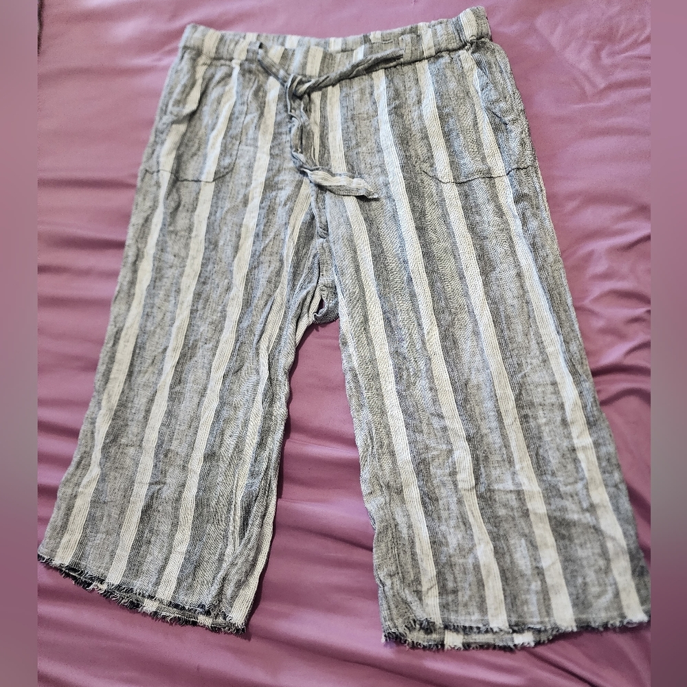 Light weight wide keg ankle pants